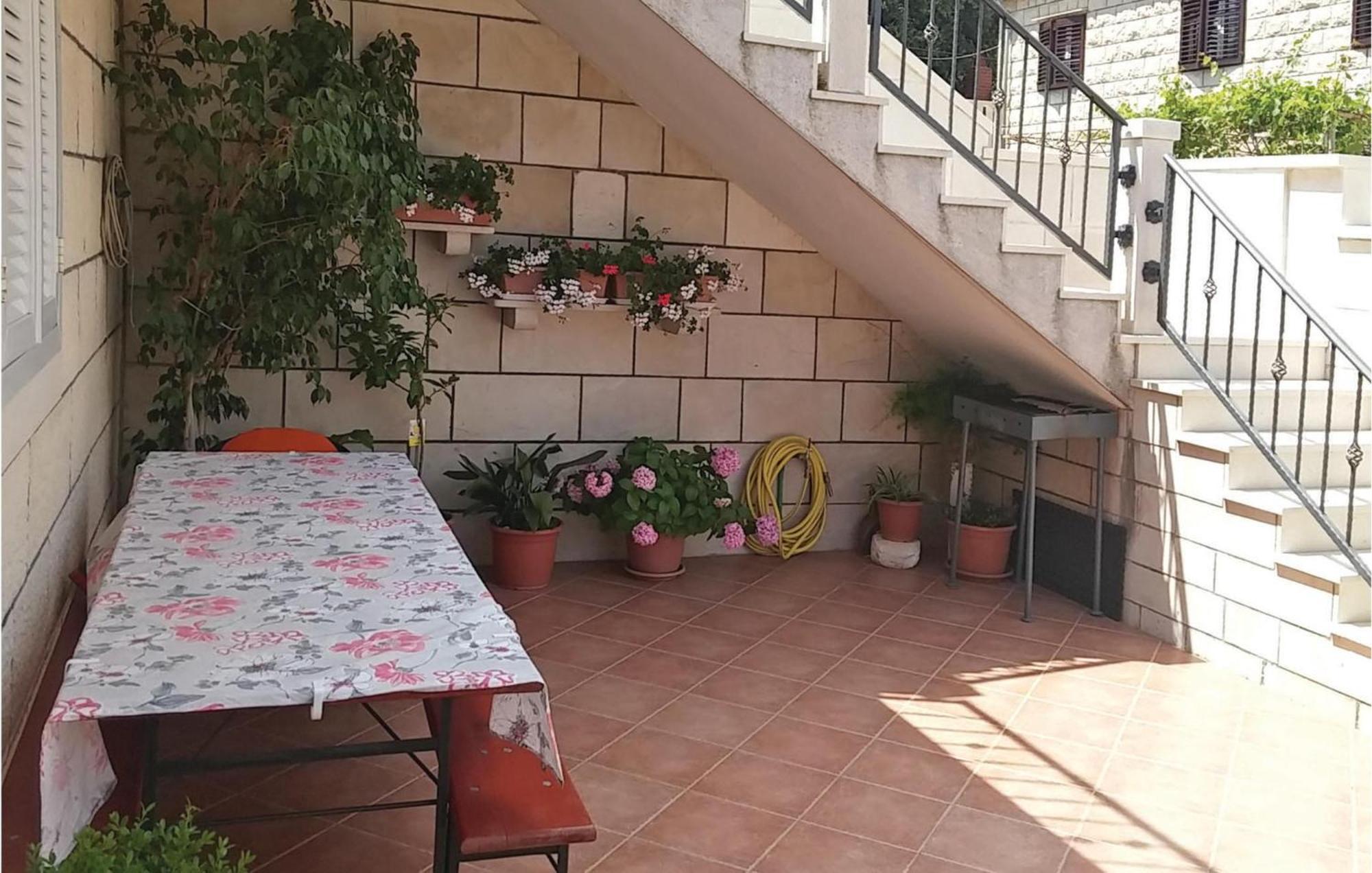 3 Bedroom Awesome Apartment In Pucisca Esterno foto