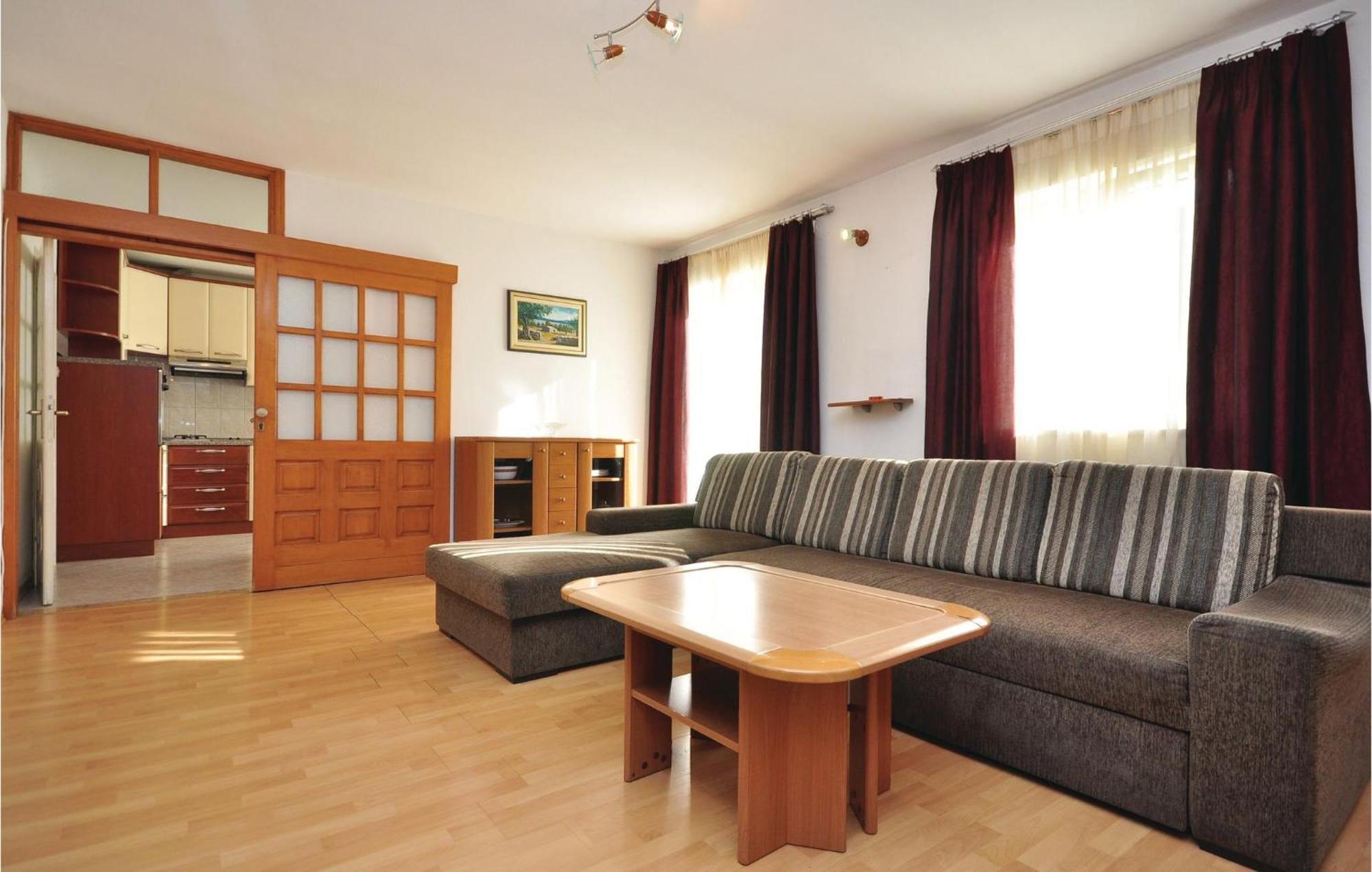3 Bedroom Awesome Apartment In Pucisca Esterno foto