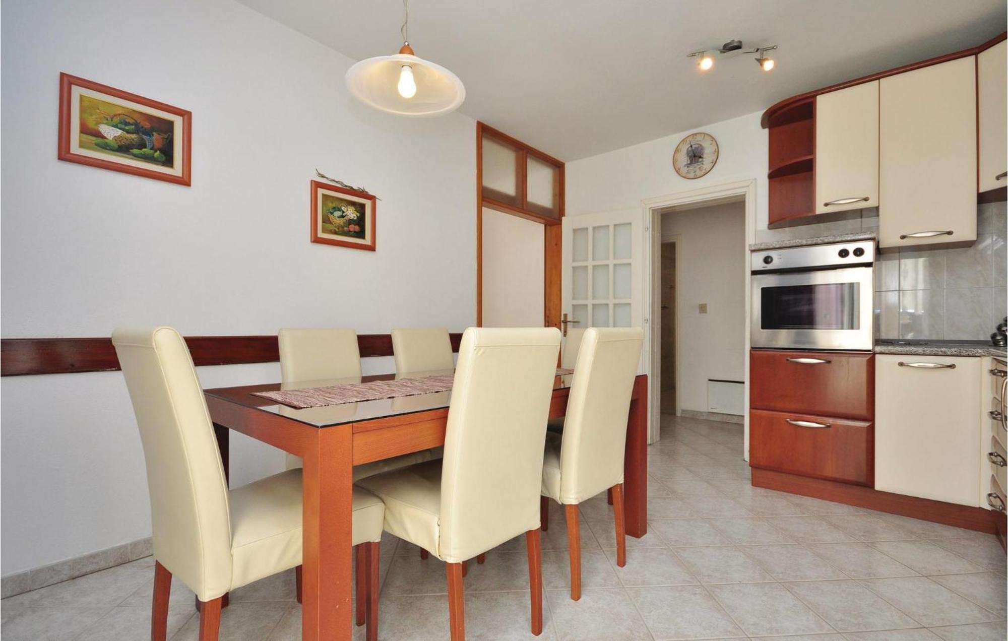 3 Bedroom Awesome Apartment In Pucisca Esterno foto