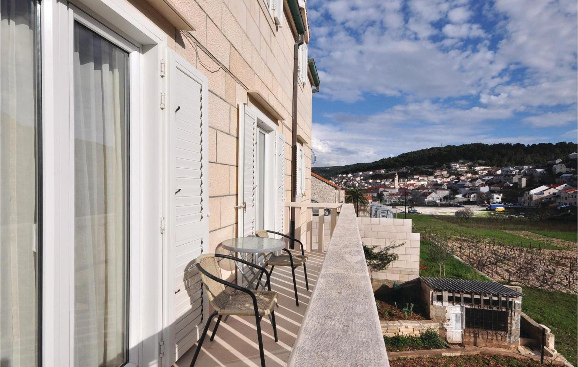 3 Bedroom Awesome Apartment In Pucisca Esterno foto