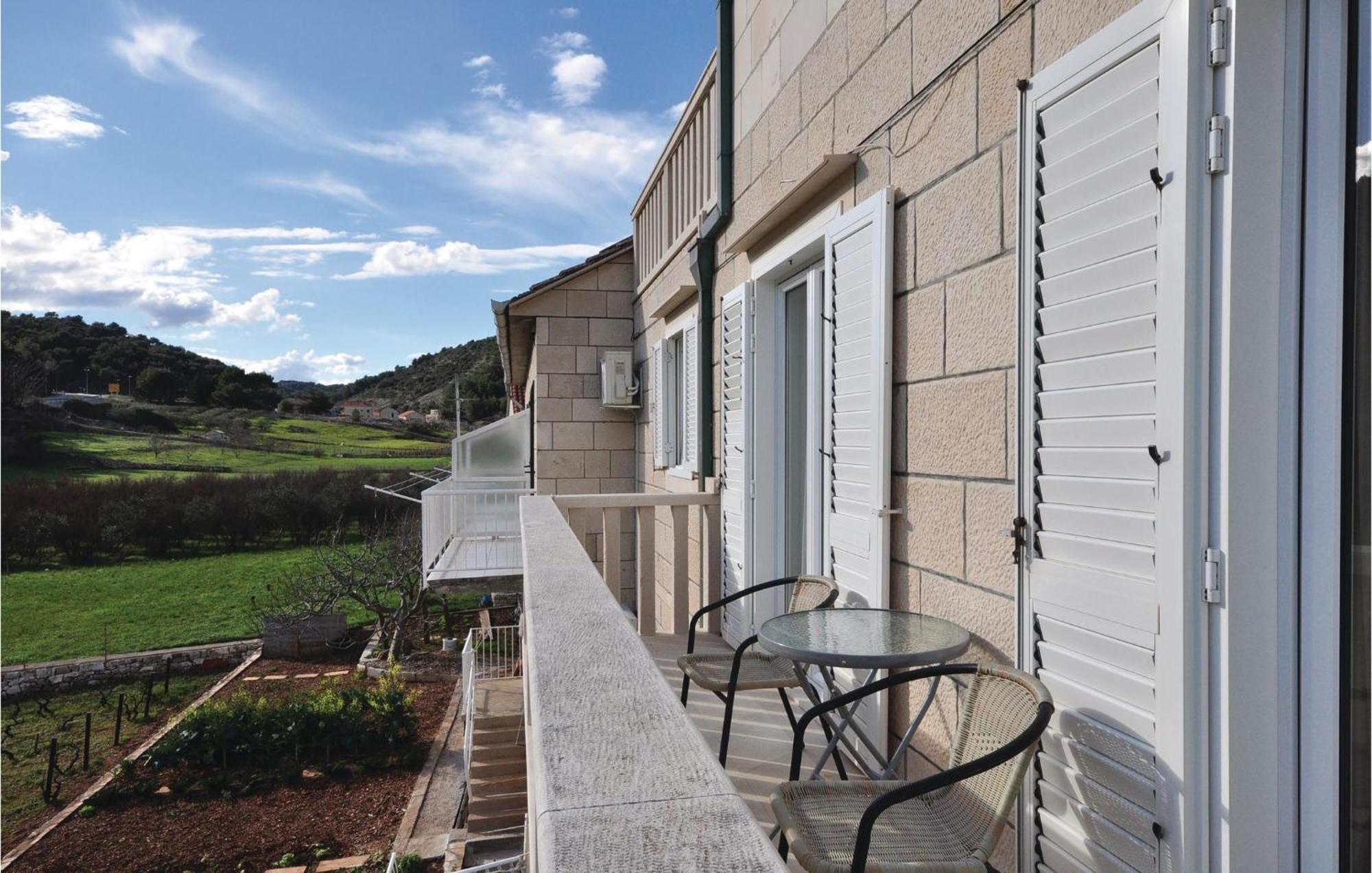 3 Bedroom Awesome Apartment In Pucisca Esterno foto