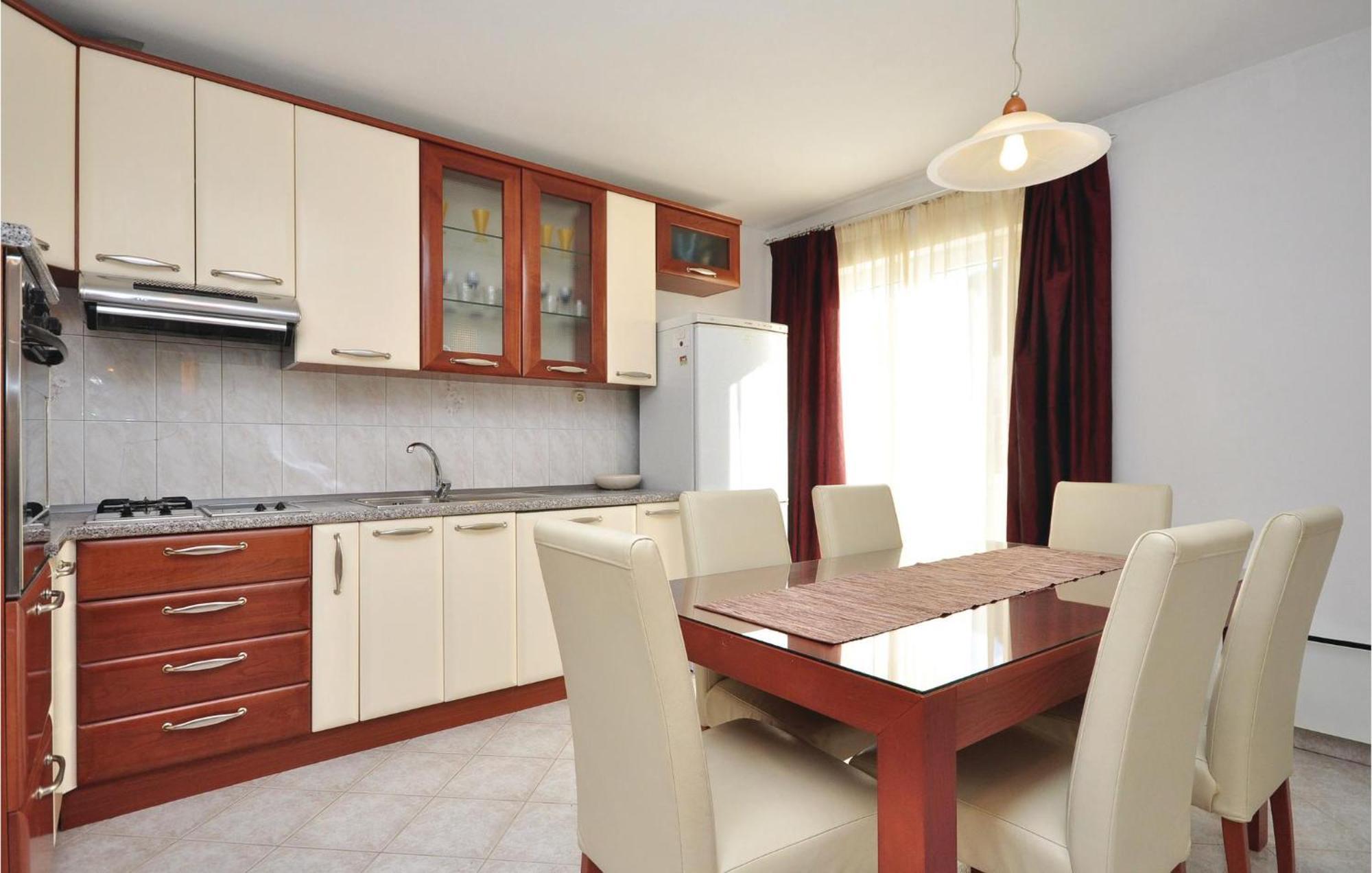 3 Bedroom Awesome Apartment In Pucisca Esterno foto